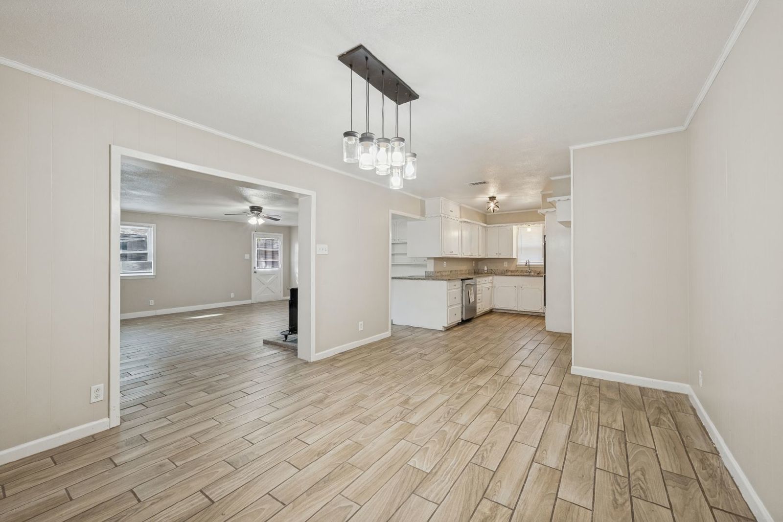 Spacious & Move-In Ready: Charming 4-Bedroom Home in Grand Prairie! property image