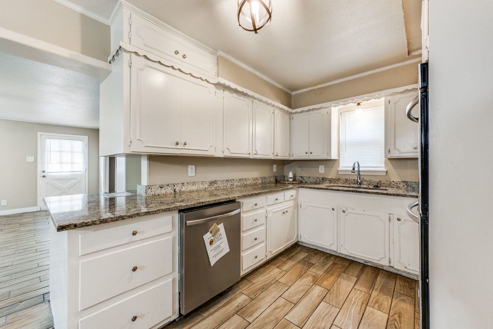 Spacious & Move-In Ready: Charming 4-Bedroom Home in Grand Prairie! property image