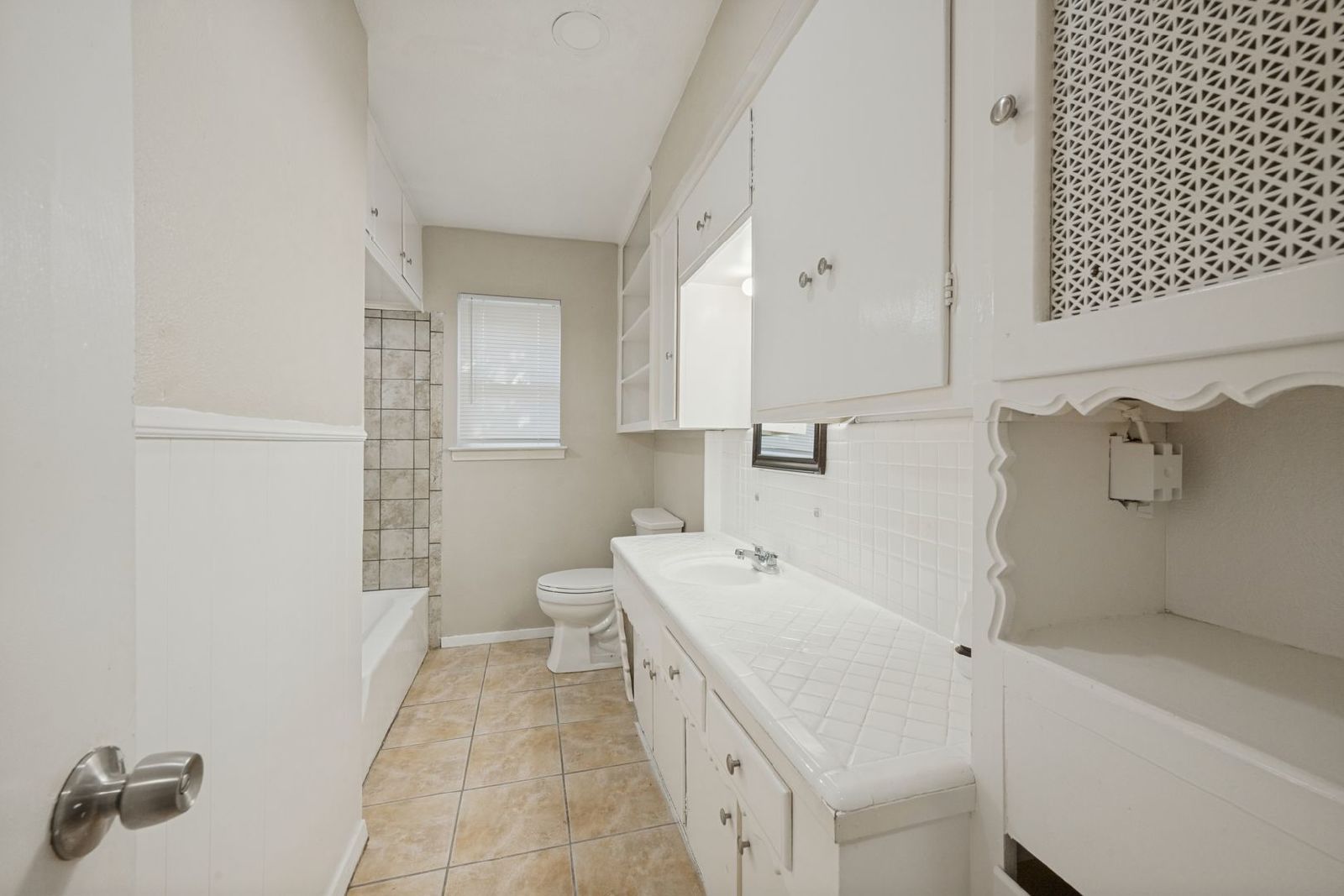 Spacious & Move-In Ready: Charming 4-Bedroom Home in Grand Prairie! property image