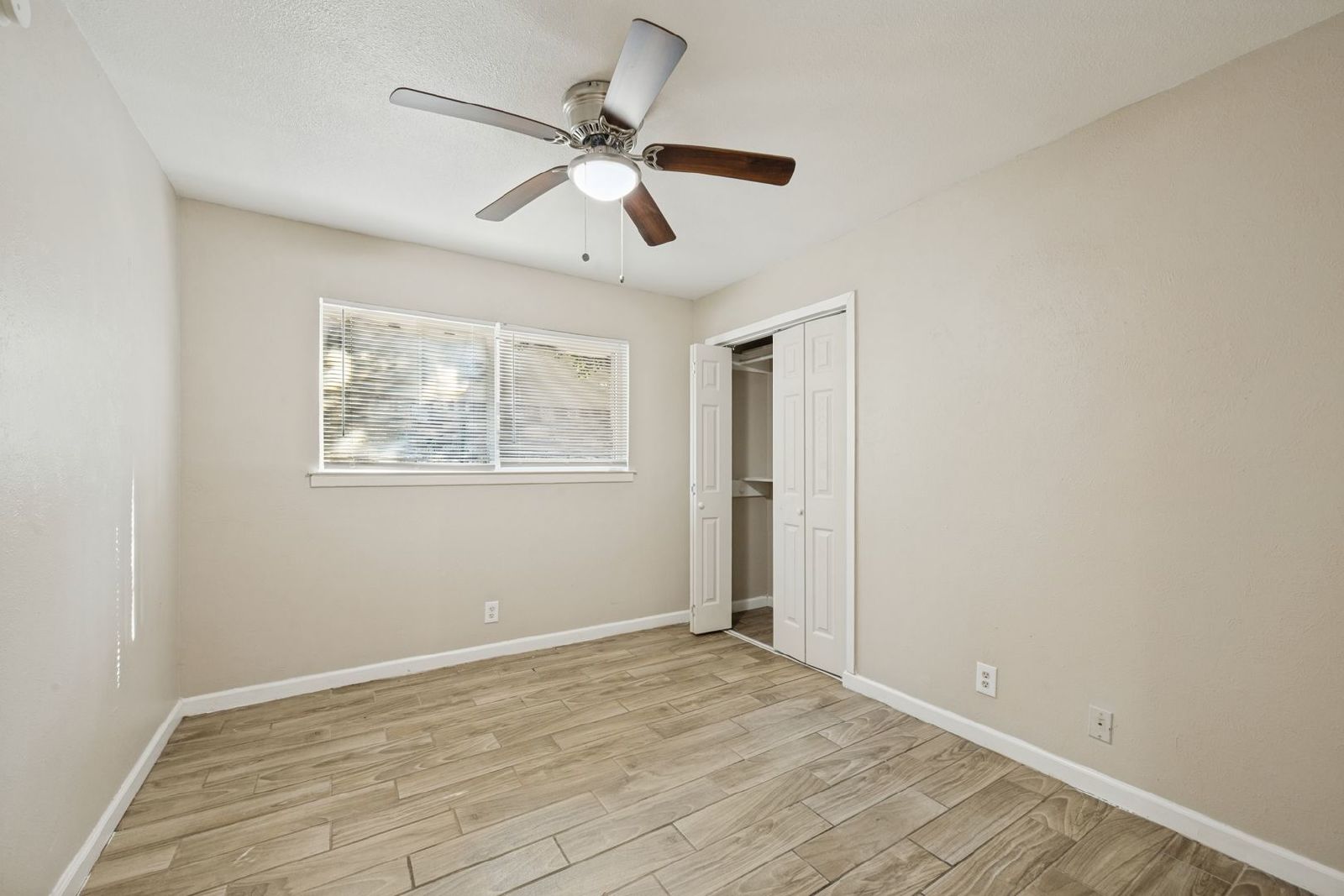 Spacious & Move-In Ready: Charming 4-Bedroom Home in Grand Prairie! property image