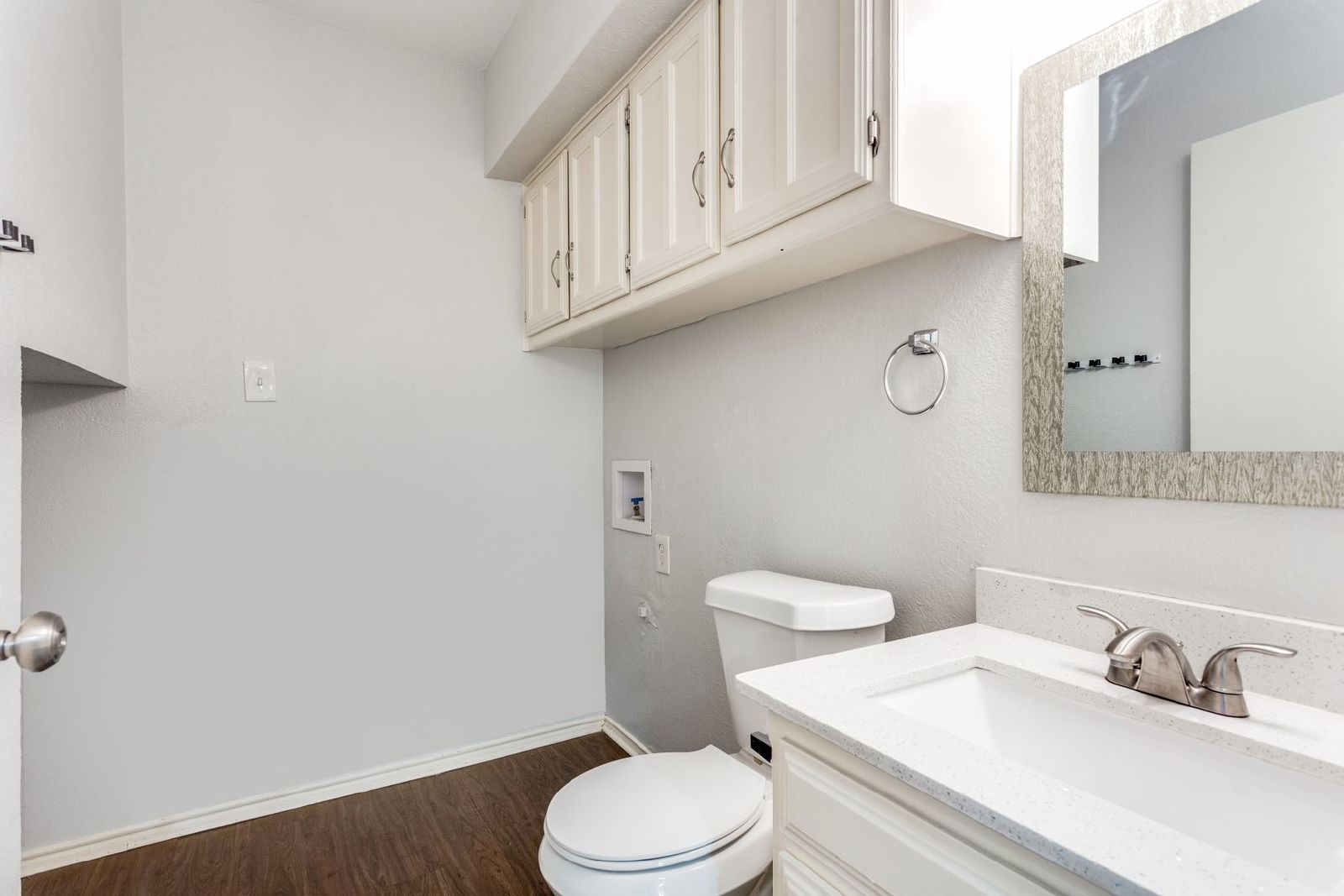 Modern 2-Bedroom Home for Rent Near DFW Airport property image