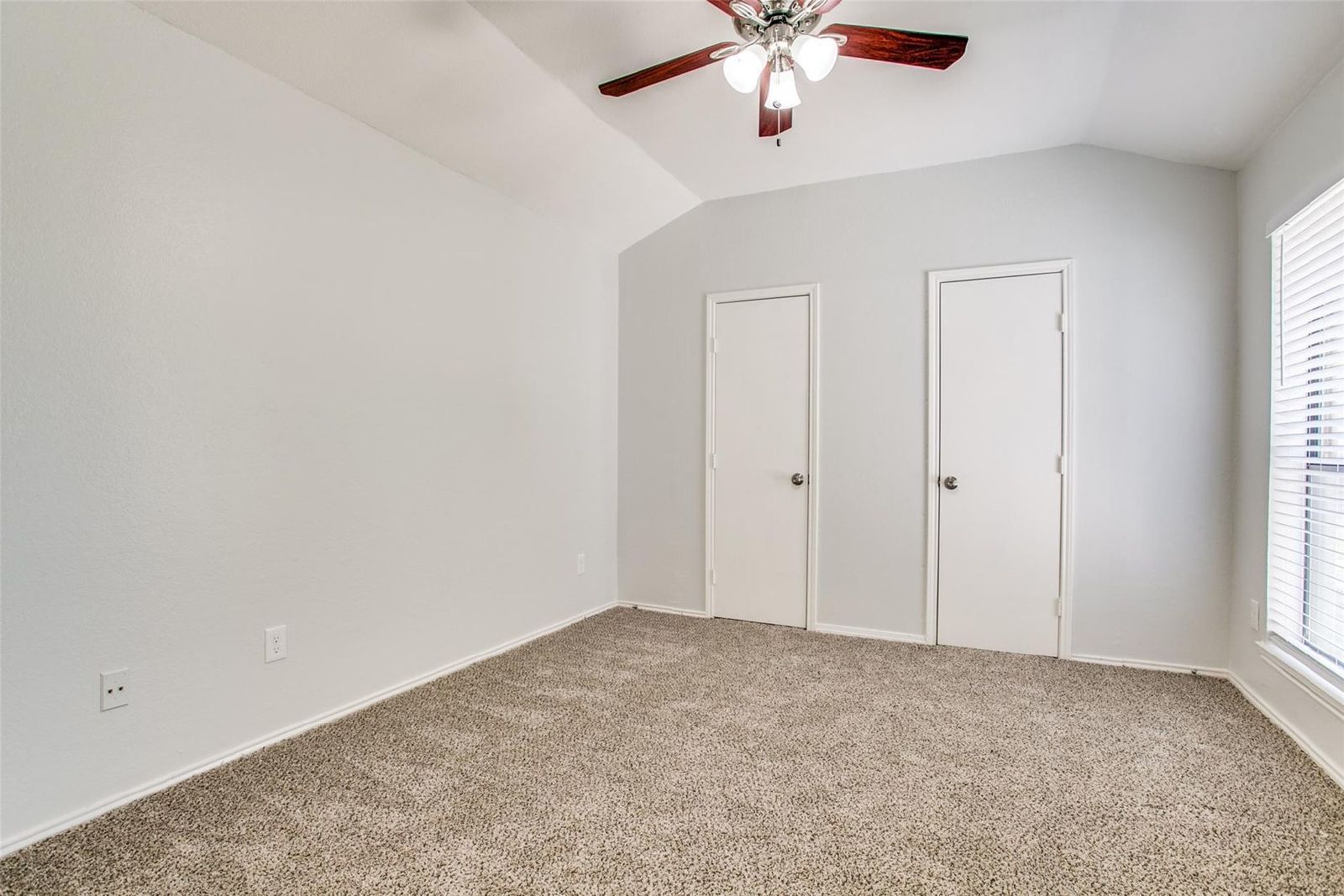 Modern 2-Bedroom Home for Rent Near DFW Airport property image