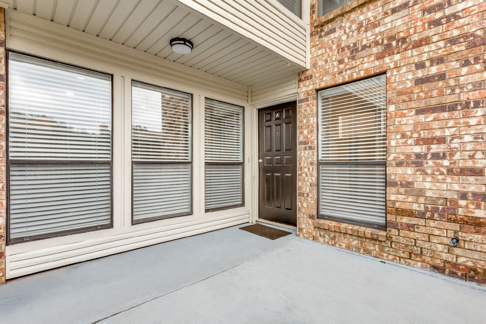 Modern 2-Bedroom Home for Rent Near DFW Airport property image