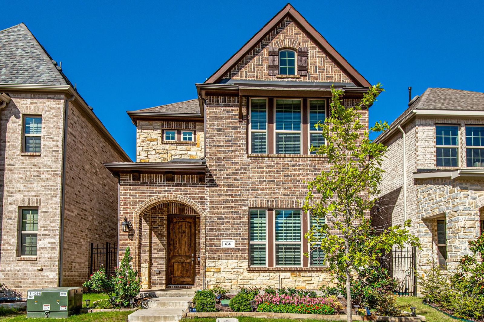 Luxury 3-Story Home in Las Colinas – $100 Monthly Incentive for an 18-Month Lease property image
