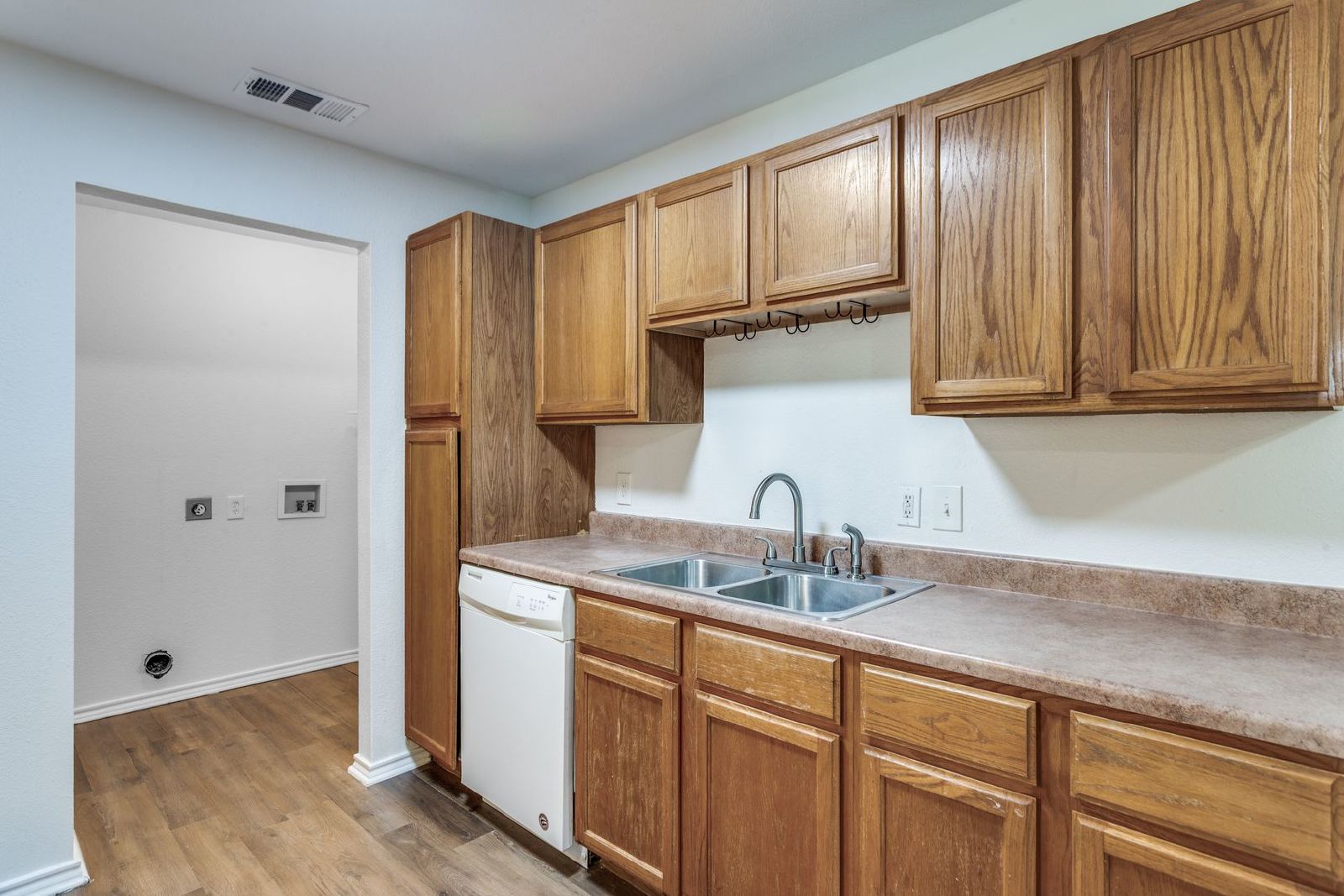 Move-In Ready 3-Bedroom Duplex - Comfort & Convenience in West Fort Worth! property image