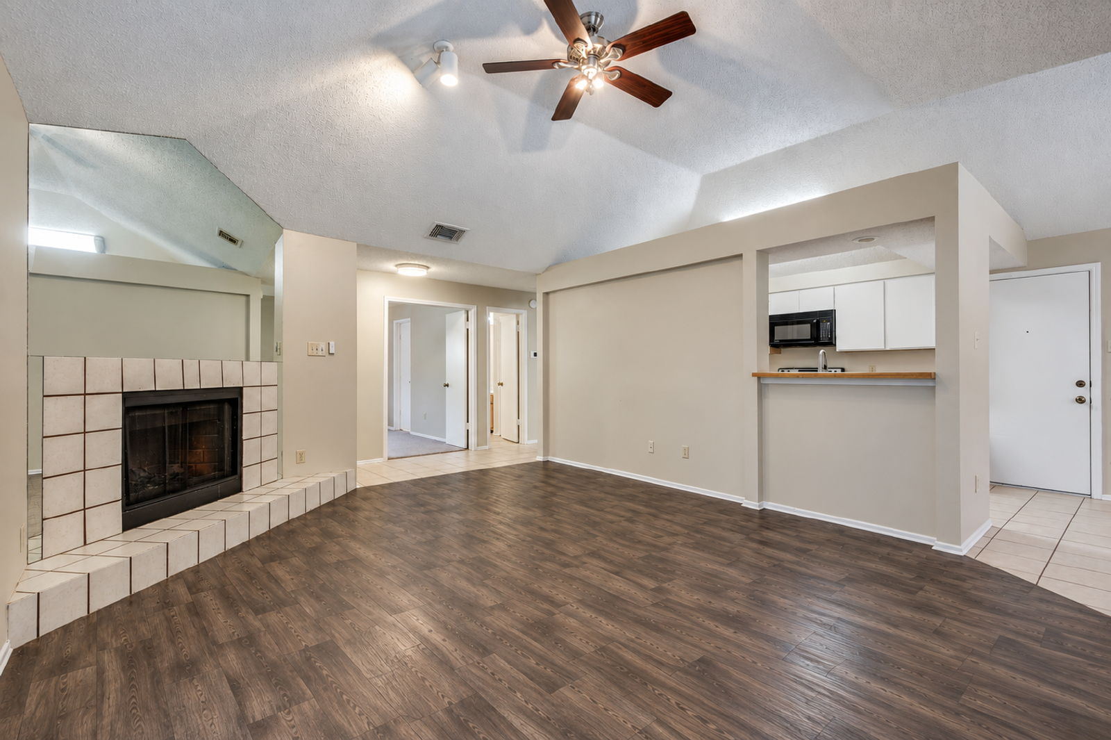Charming 2-Bedroom Duplex in Coppell, TX | Coppell ISD | Private Yard & Attached Garage property image