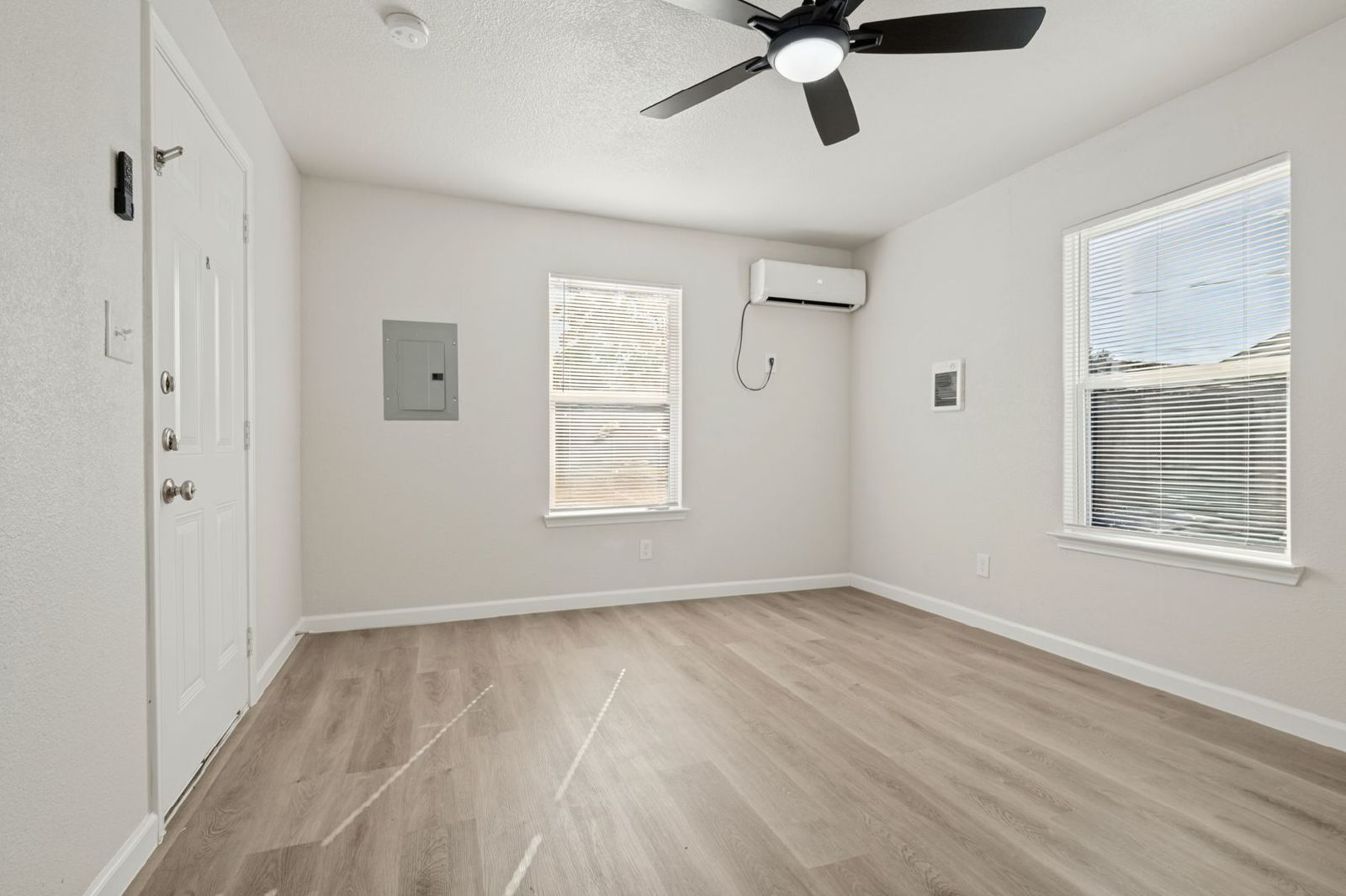 Fully Remodeled 1-Bedroom | Modern & Move-In Ready | Pet Friendly property image