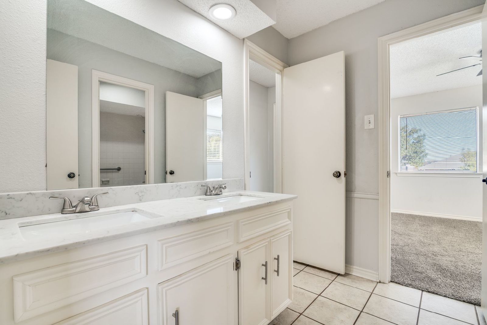 Beautiful 3-Bed, 2.5-Bath Home in Garland – Spacious Layout & Fantastic Amenities! property image