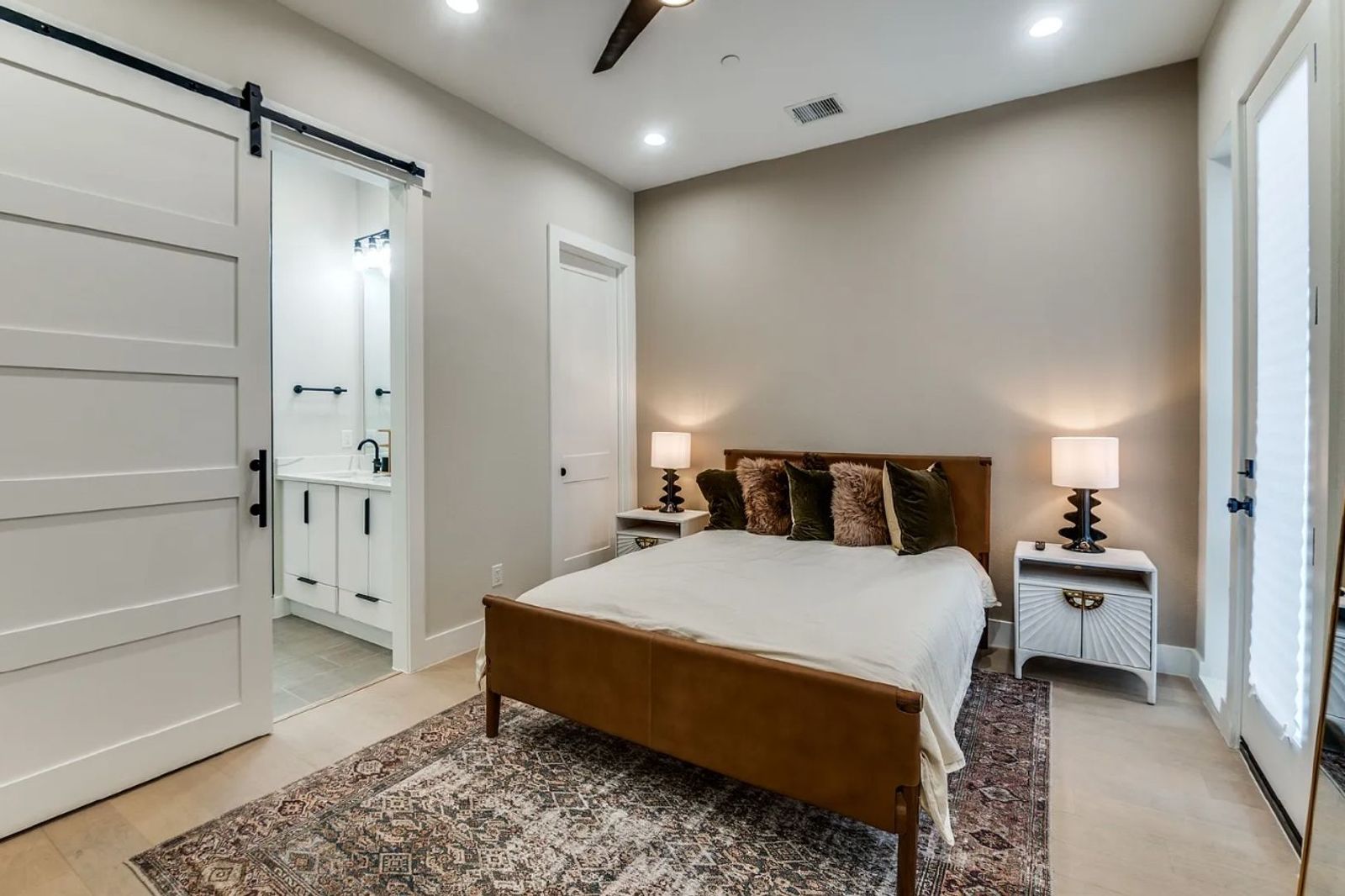 Fully Furnished, Modern Townhome-Style Condo in the Heart of East Dallas! property image
