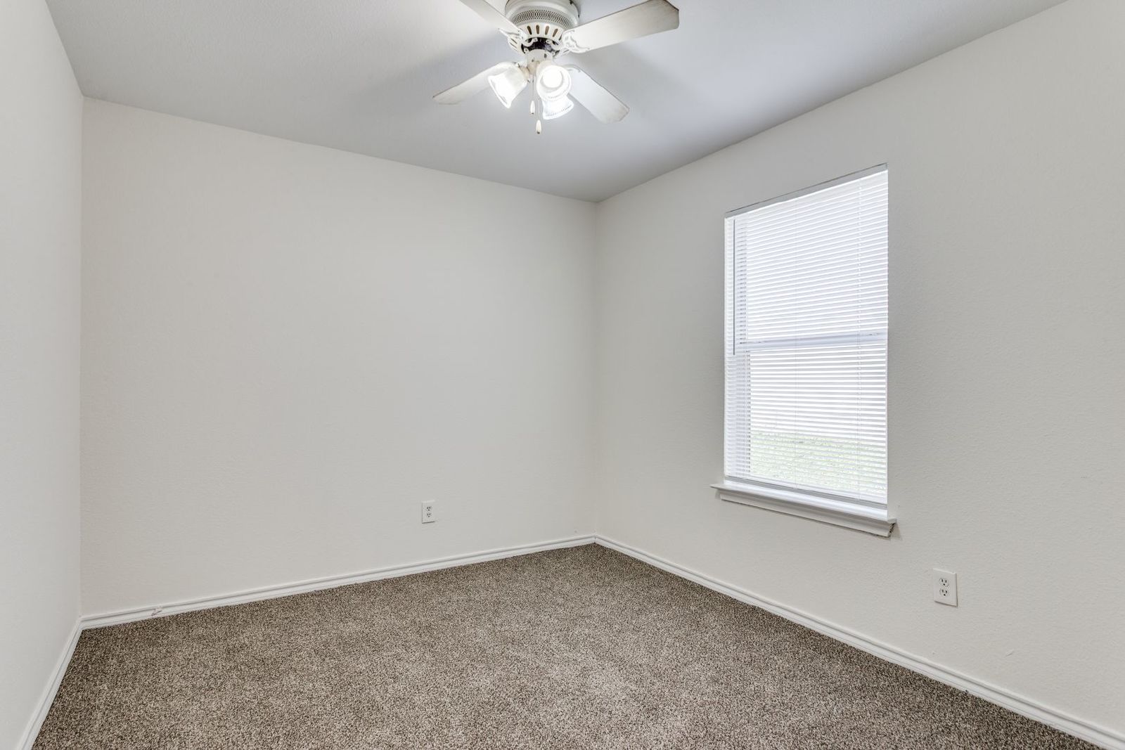 Move-In Ready 3-Bedroom Duplex - Comfort & Convenience in West Fort Worth! property image