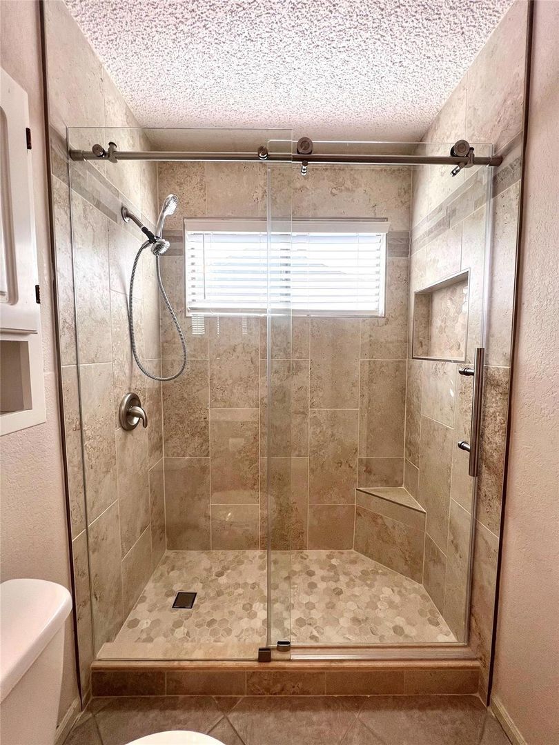 Beautiful 3-Bedroom Home with Bonus Guest Suite in Lewisville! property image