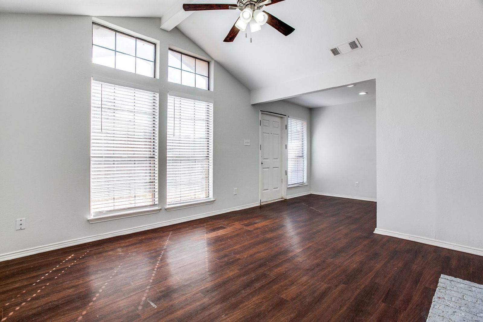 2 Bed / 2 Bath Townhome in Kennedale — Move-In Ready! property image