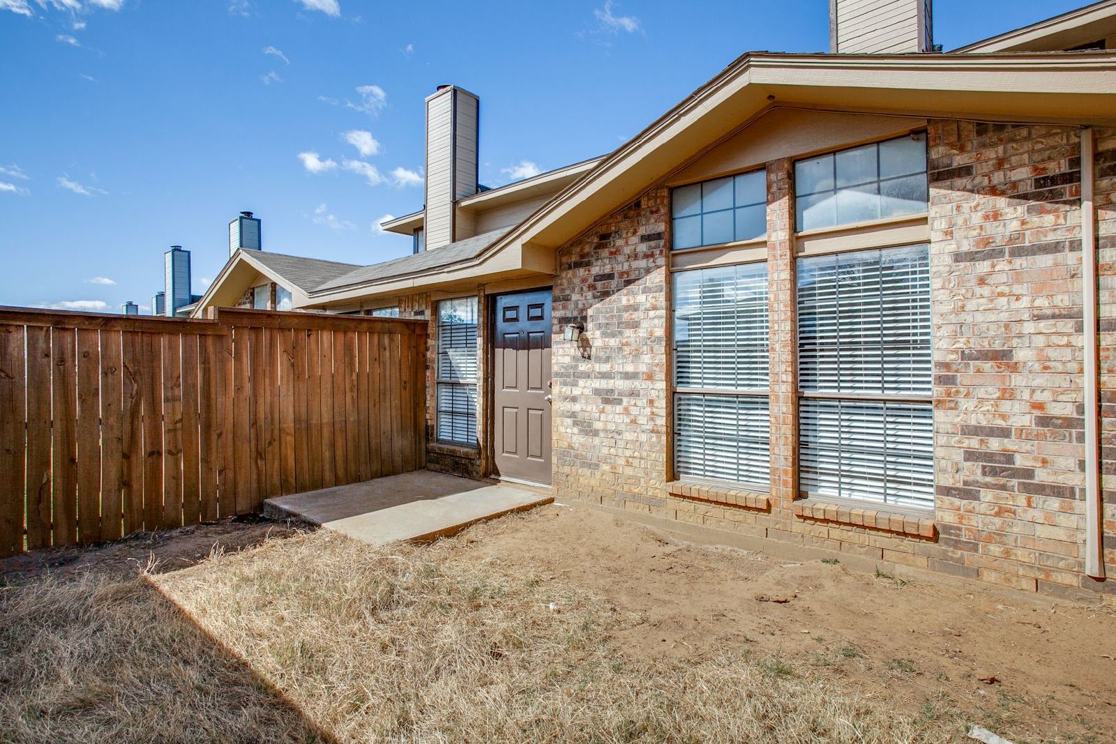 2 Bed / 2 Bath Townhome in Kennedale — Move-In Ready! property image