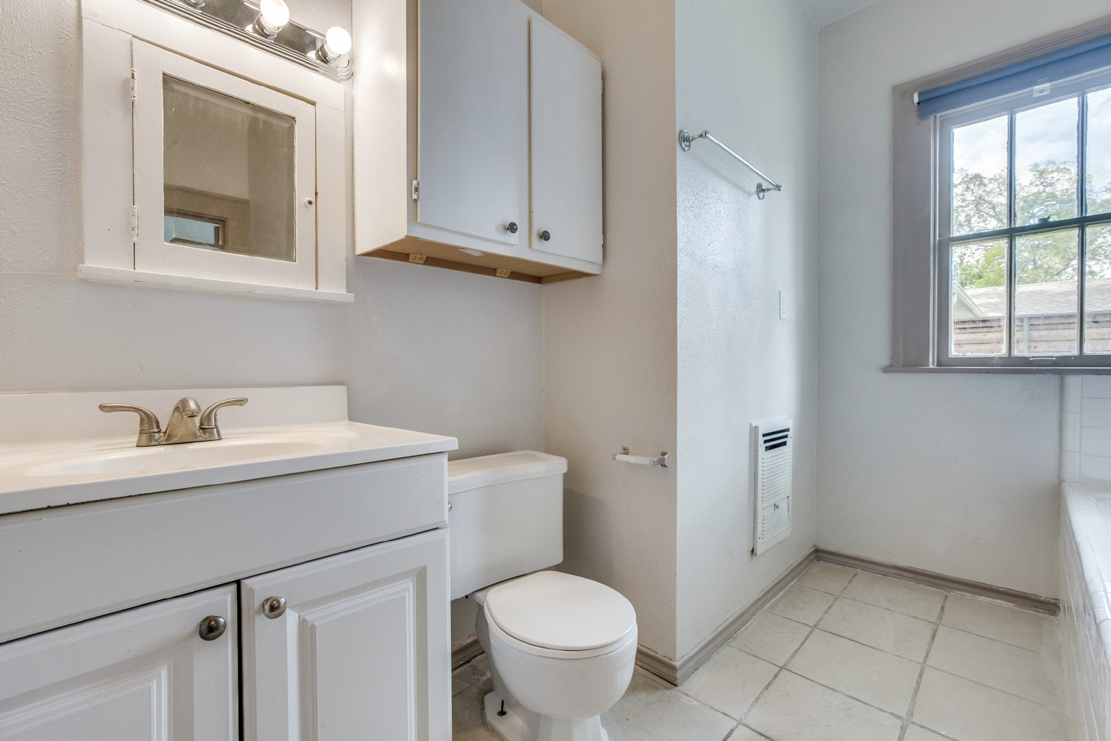 Rare & Classic Oak Lawn House | Great Location | Huge Backyard property image