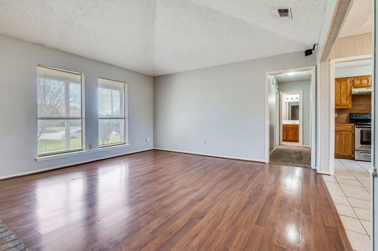 Gorgeous Glenn Heights Home property image