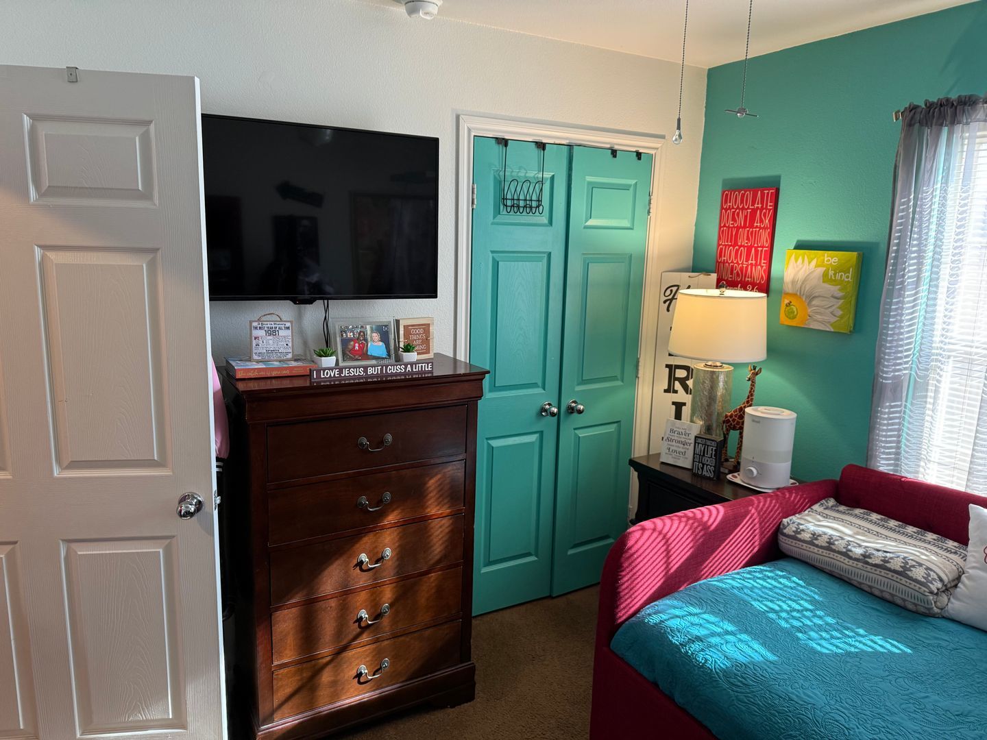 Updated 3 Bed Home in Dallas – Covered Parking! property image