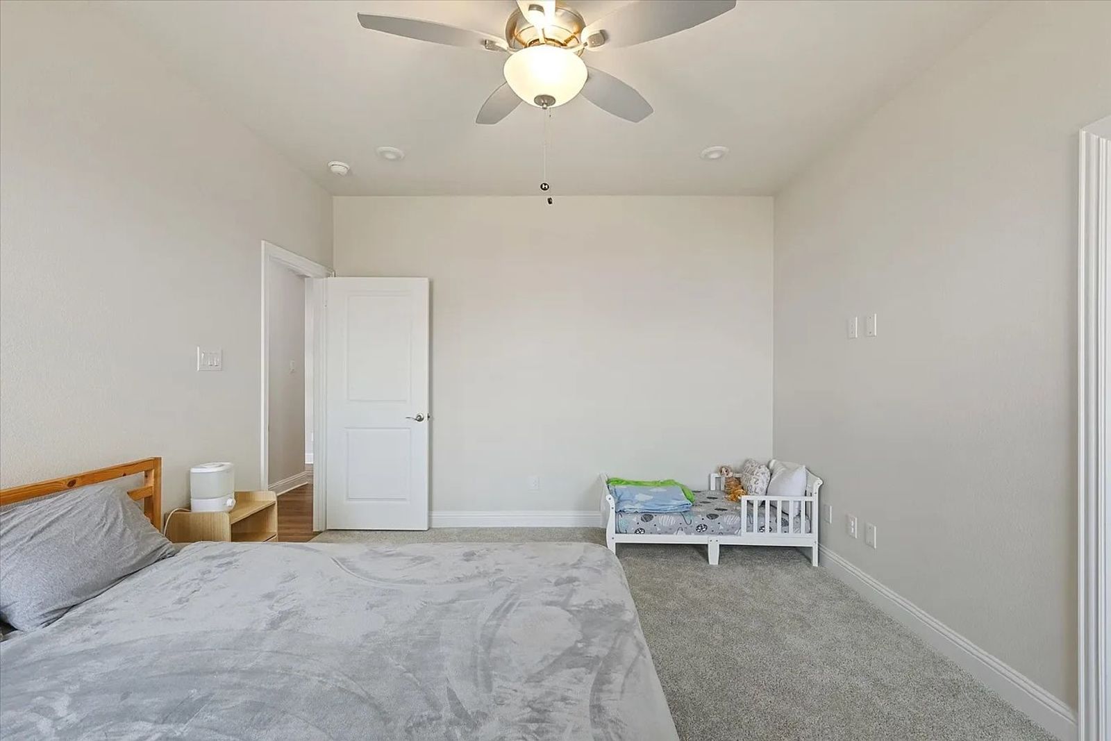 For Lease in Frisco’s Lexington Community – Like-New 4 Bedroom Home property image