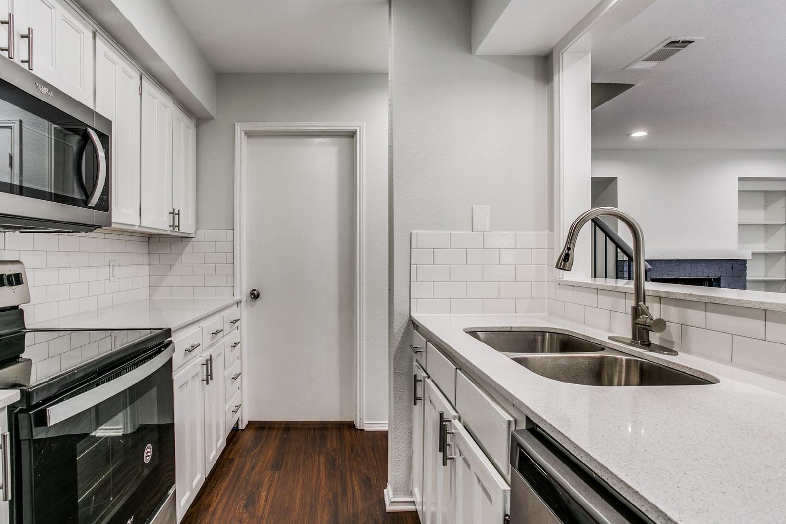 Charming 2-Bed, 2.5-Bath Townhome in Bedford – Private Patio, Modern Upgrades & Move-In Ready! property image